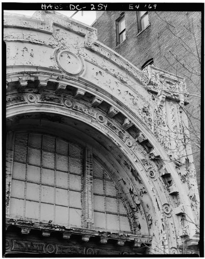 مسرح ماونت فيرنون ، 918 Ninth Street Northwest ، Washington ، District of Columbia ، DC ، 30th November 1969 (b / w photo) بواسطة مصور أمريكي