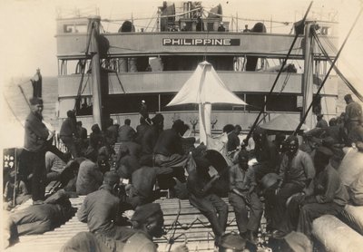كتيبة المشاة الرائدة على متن سفينة القوات USS الفلبينية من ميناء بريست ، فرنسا ، 18 يوليو 1919 بواسطة مصور أمريكي