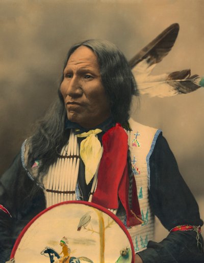 صورة لرئيس Oglala Sioux يضرب بالأنف بواسطة مصور أمريكي