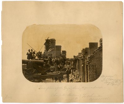 الجنود بعد إخلاء قوات الاتحاد المهزومة ، معركة فورت سمتر ، 1861 بواسطة مصور أمريكي