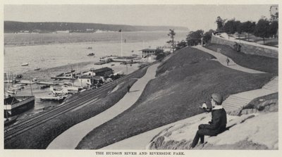 The Hudson River and Riverside Park (b/w photo) بواسطة مصور أمريكي