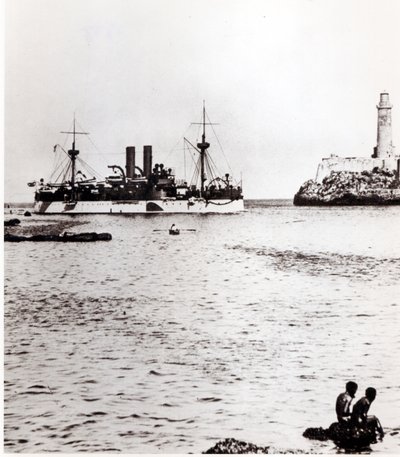 دخول يو إس إس مين ميناء هافانا ، كوبا ، 1898 (انظر 206526 ، 206527) بواسطة مصور أمريكي
