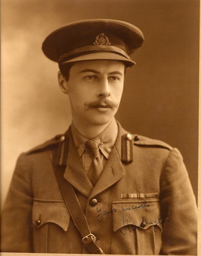 اللورد هارتينجتون ، حوالي عام 1916 (صورة بني داكن) بواسطة حشيشة الملاك (Attr. To) Kauffmann
