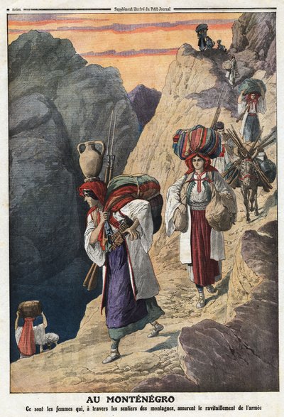 حرب البلقان الأولى (البلقان): تعبر نساء الجبل الأسود الجبال سيرًا على الأقدام لضمان توفير الأسلحة. رسم إيضاحي مأخوذ من "" Le Petite Journal "" 17/11/1912 مجموعة خاصة. بواسطة مجهول مجهول