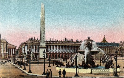 باريس: منظر لميدان الكونكورد مع النوافير والمسلة. (Derriere Hotel de la Marine (Hotel du Garde Meuble) صورة عام 1920 في "" الألبوم الفني "لمدينة باريس. مجموعة خاصة. بواسطة مجهول مجهول