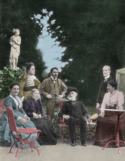 الملحن الإيطالي جوزيبي فيردي (1813-1901) في سانت أغاتا عام 1898 مع ماريا كارارا فيردي ، باربيرينا ستريبوني ، جوديتا ريكوردي ، تيريزا ستولز ، أومبرتو كامباناري ، الناشر جوليو ريكوردي (1840-1912) ، الرسام ليوبولدو ميتليكوفيتز (1868-1944) بواسطة مجهول مجهول