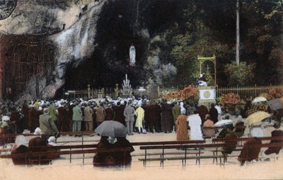 الكهف في لورد - هاوتس بيرينيه (65) حوالي عام 1900. بواسطة مجهول مجهول