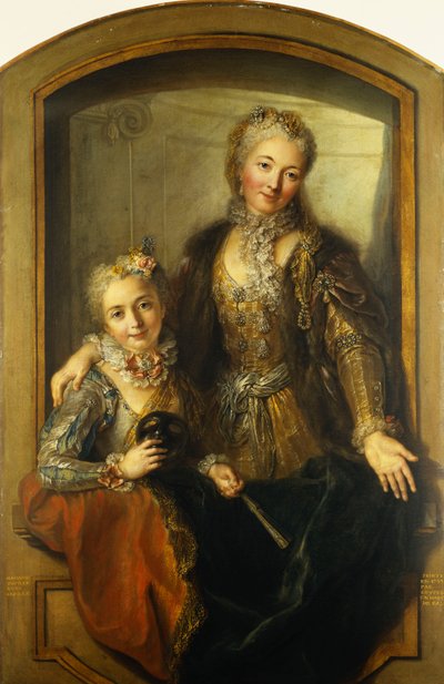 صورة مدام دوبيل وابنتها ، منتصف الجسم ، مرتدية أثواب الكرة في نافذة ، 1733 بواسطة انطوان كويبل
