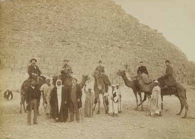 عائلة السياح في الجيزة ، مصر بواسطة أنطونيو بيتو