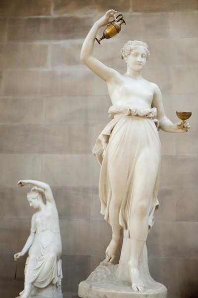 Hebe (marble) بواسطة انطونيو كانوفا