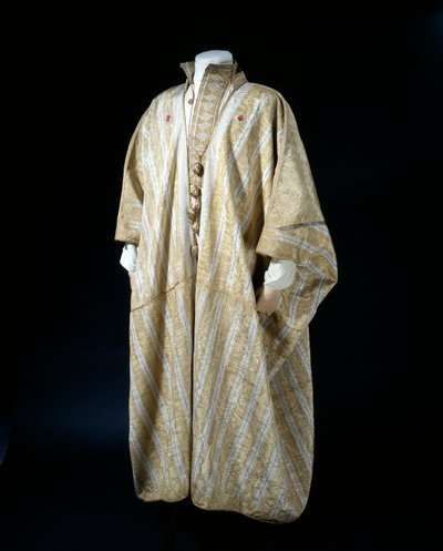 الرداء العربي ، شبه الجزيرة العربية ، 1916 (حرير بخيوط ذهبية وفضية) بواسطة المدرسة العربية