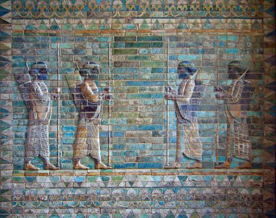 إفريز الرماة من قصر داريوس الأول في سوسة ، ج. 510 ج. 500 ق بواسطة الآشورية