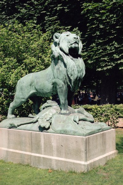 أسد النوبة وفريسته ، 1870 (برونزية) (انظر أيضًا 252665 و 252667) بواسطة Auguste Cain