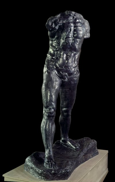 النحت البرونزي لرجل المشي من قبل أوغست رودين (1840-1917) 1905 باريس ، متحف رودان. بواسطة أوغست رودين