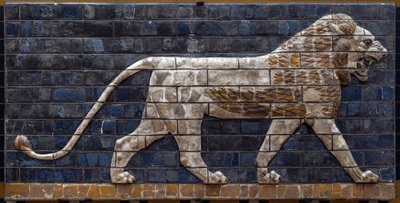 طريق الموكب لبابل تحت حكم نبوخذ نصر الثاني (605-562 قبل الميلاد): تفاصيل بوابة عشتار تصور أسد من الآجر من الفسيفساء. بابل - المتحف الأثري اسطنبول بواسطة البابلية