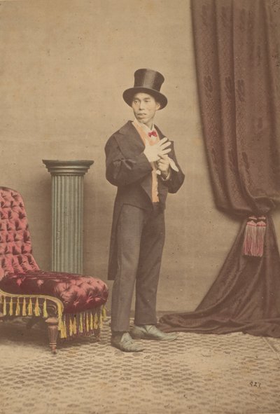 [صورة الاستوديو لرجل ياباني يرتدي ملابس غربية] ، 1880. بواسطة البارون رايموند فون ستيلفريد