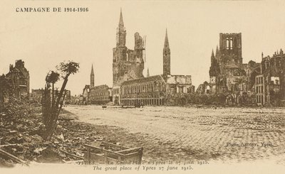 القصر الكبير ، إبرس ، 27 يونيو 1915 بواسطة مصور بلجيكي