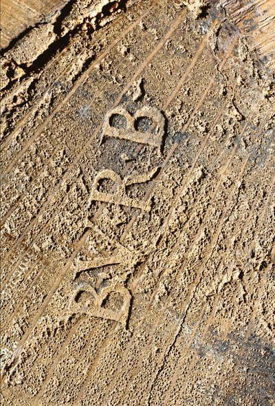 صوان لويس الخامس عشر ، حوالي عام 1740 (أسود صيني مركب على أورمولو ، ورنيش متعدد الألوان ومذهب ، وأفعواني ، ورخام ، وفرنيس) بواسطة Bernard van Risamburgh