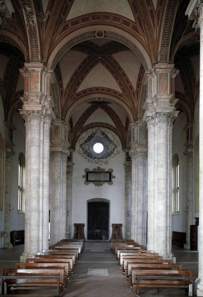 Interior view of the church of Pienza بواسطة برناردو روسيلينو