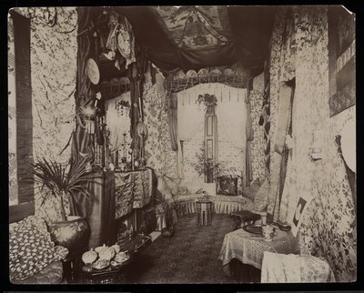 غرفة جلوس مزخرفة في مقر Blakely Hall في 11 West 45th Street ، نيويورك ، 1896-1898 (طباعة الجيلاتين الفضي) بواسطة شركة بايرون