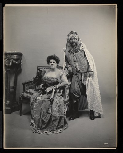 صورة لرجل وامرأة مجهولين في جيمس هيزن هايد بول ، نيويورك ، 31 يناير 1905 (طباعة الجيلاتين الفضي) بواسطة شركة بايرون