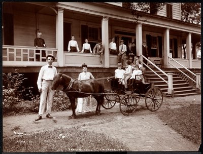 عائلة جانر والموظفين والضيوف في فندق Janer&39;s Pavilion ، Red Bank ، نيو جيرسي ، 1903 (طباعة الجيلاتين الفضي) بواسطة شركة بايرون