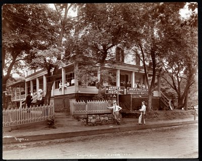 عائلة جانر والموظفين والضيوف في فندق Janer&39;s Pavilion ، Red Bank ، نيو جيرسي ، 1903 (طباعة الجيلاتين الفضي) بواسطة شركة بايرون