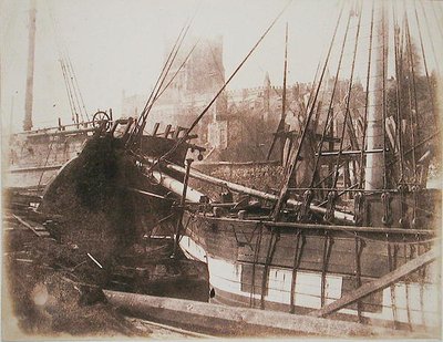 سفن الإبحار في المرفأ ، حوالي عام 1845 (طباعة ورق مملح من كالوتايب سلبي) بواسطة كالفيرت ريتشارد جونز