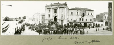 قاعة مدينة يافا ، 16 تشرين الثاني 1917 بواسطة كابتن. آرثر رودس