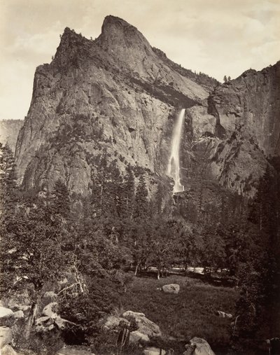 سقوط طرحة العروس ، 940 قدمًا ، في يوسمايت ، كاليفورنيا. 1872 ، طبع كاليفورنيا. 1876. بواسطة كارلتون إي واتكينز.