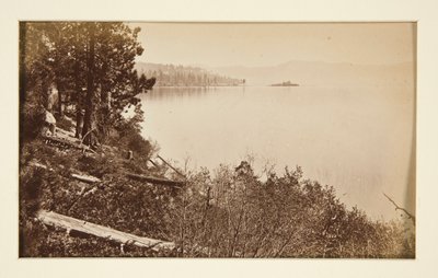 أربعة مشاهد للسكك الحديدية وأربعة مناظر لبحيرة تاهو: بحيرة تاهو من Artist Rocks بواسطة Carleton E. Watkins