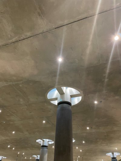 التكوين - الهندسة المعمارية - التفاصيل، 2023 (صورة فوتوغرافية) بواسطة سيسيل جاميت