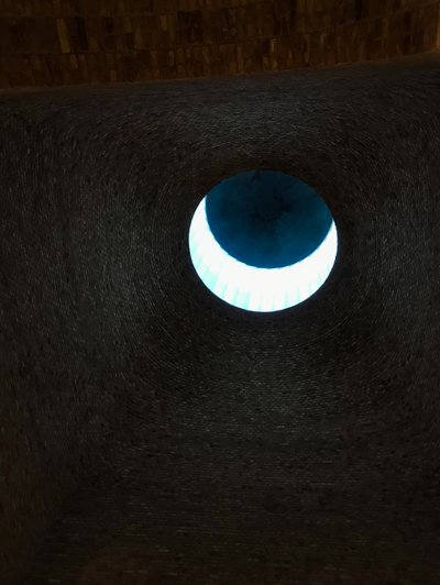 التركيب - الضوء، 2021 (صورة فوتوغرافية) بواسطة سيسيل جاميت