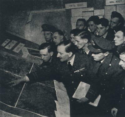 ملامح المنطقة المستهدفة ، 1941 بواسطة سيسيل بيتون