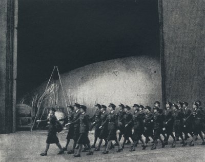 ماضي مارس 1941 بواسطة سيسيل بيتون