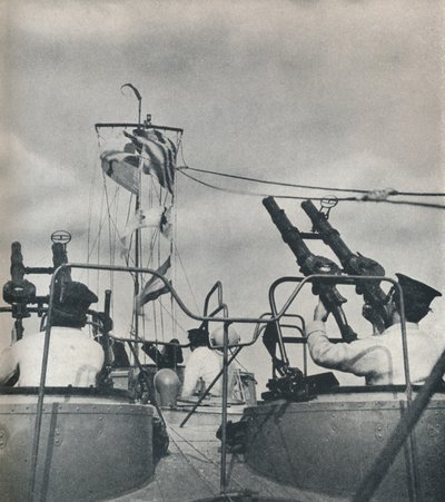 علامة !، 1941 بواسطة سيسيل بيتون