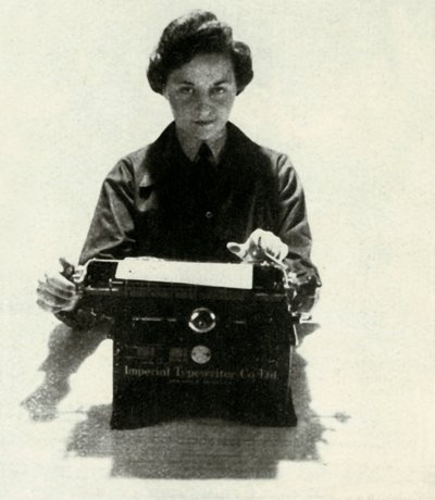 في واجب الإشارات ، c1943. بواسطة سيسيل بيتون