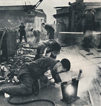 التثبيت ، 1941 بواسطة سيسيل بيتون