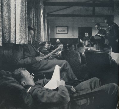 استجمام خطير ، 1941 بواسطة سيسيل بيتون