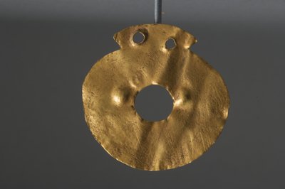 إلهة الكاربات المنمقة ، عصر النحاس (الذهب) بواسطة Chalcolithic