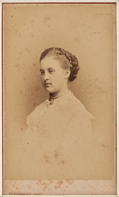 أولغا كونستانتينوفنا دي روسي - صورة لدوقة روسيا الكبرى أولغا كونستانتينوفنا (1851-1926) بقلم بيرجاماسكو، تشارلز (كارل) (1830-1896). تصوير بواسطة تشارلز برجاماسكو