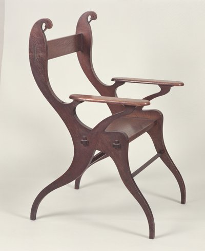 كرسي بذراعين أو كرسي بجعة صممه CFA Voysey (1857-1941) في 1883-5 ، صنع c.1898 (بلوط) بواسطة تشارلز فرانسيس أنيسلي فويسي