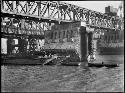 هدم جسر واترلو ، لامبيث ، سلطة لندن الكبرى ، 1936. بواسطة تشارلز وليام بريكيت