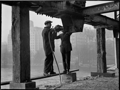 هدم جسر واترلو ، لامبيث ، سلطة لندن الكبرى ، 1936. بواسطة تشارلز وليام بريكيت