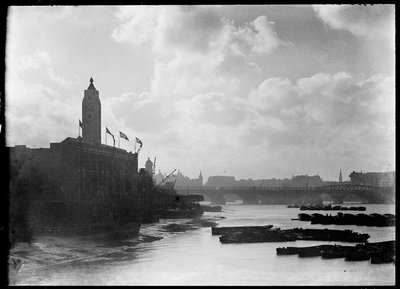 Oxo Tower Wharf، Bargehouse Street، Southwark، Greater London Authority، 1930s. بواسطة تشارلز وليام بريكيت