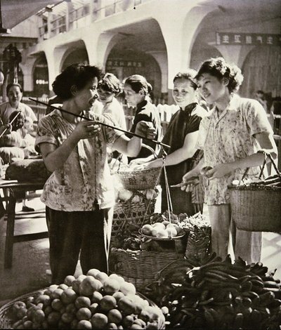 السوق الصيني ، شنغهاي بواسطة مصور صيني