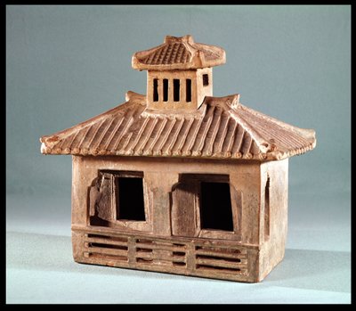نموذج جنائزي لمنزل أسرة هان (206 ق.م - 220 م) (الطين) بواسطة المدرسة الصينية
