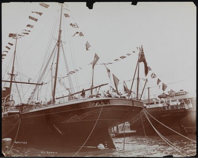 SS "Umbria" في قفص الاتهام ، حوالي 1897 (صورة بالأبيض والأسود) بواسطة شركة بايرون