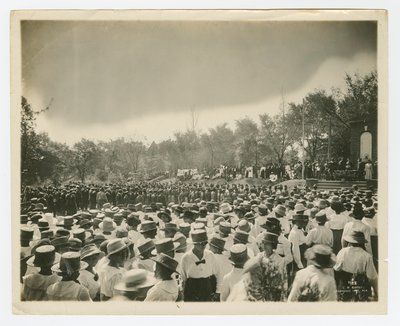 التخرج في معهد توسكيجي، حوالي 1916-1918 (صورة فوتوغرافية بالأبيض والأسود) بواسطة كورنيليوس ماريون باتي