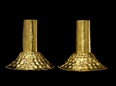 زوج من حلى الأذن يرتديه المسطرة أو الشامان بواسطة ثقافة شيمو